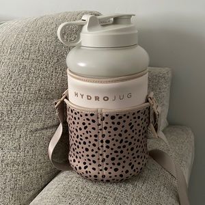 Bone tan black white large hydrojug